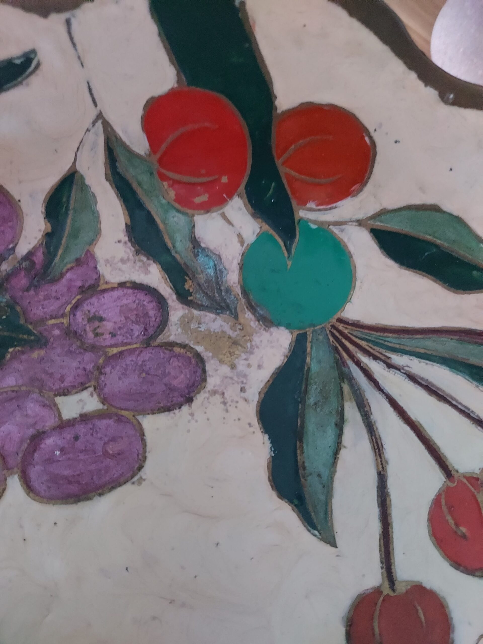 Coupe à fruits en laiton avec dessin floral émaillé – Image 4