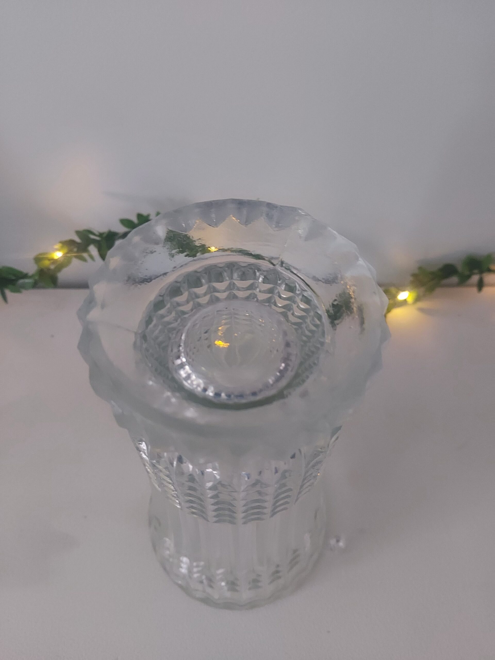 Vase en verre épais rétro art déco de conception simple sans signature – Image 3