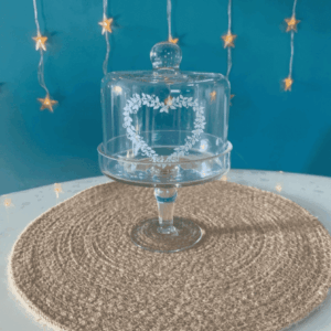 Bonbonnière cloche en verre transparent avec un motif cœur diamètre 13,5 cm
