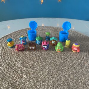 Figurines The trash pack jouet enfant lot de 11 figurines et 2 poubelles