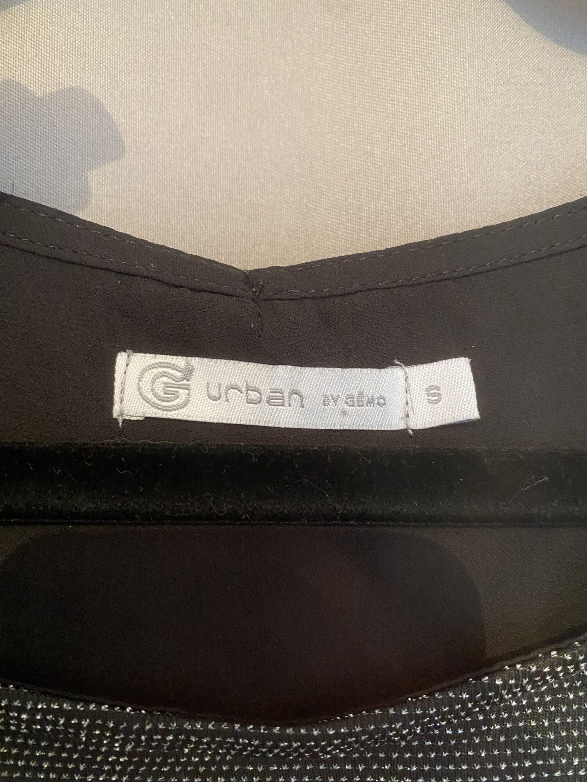 Haut femme manches longues à paillettes Gémo urban taille S – Image 4