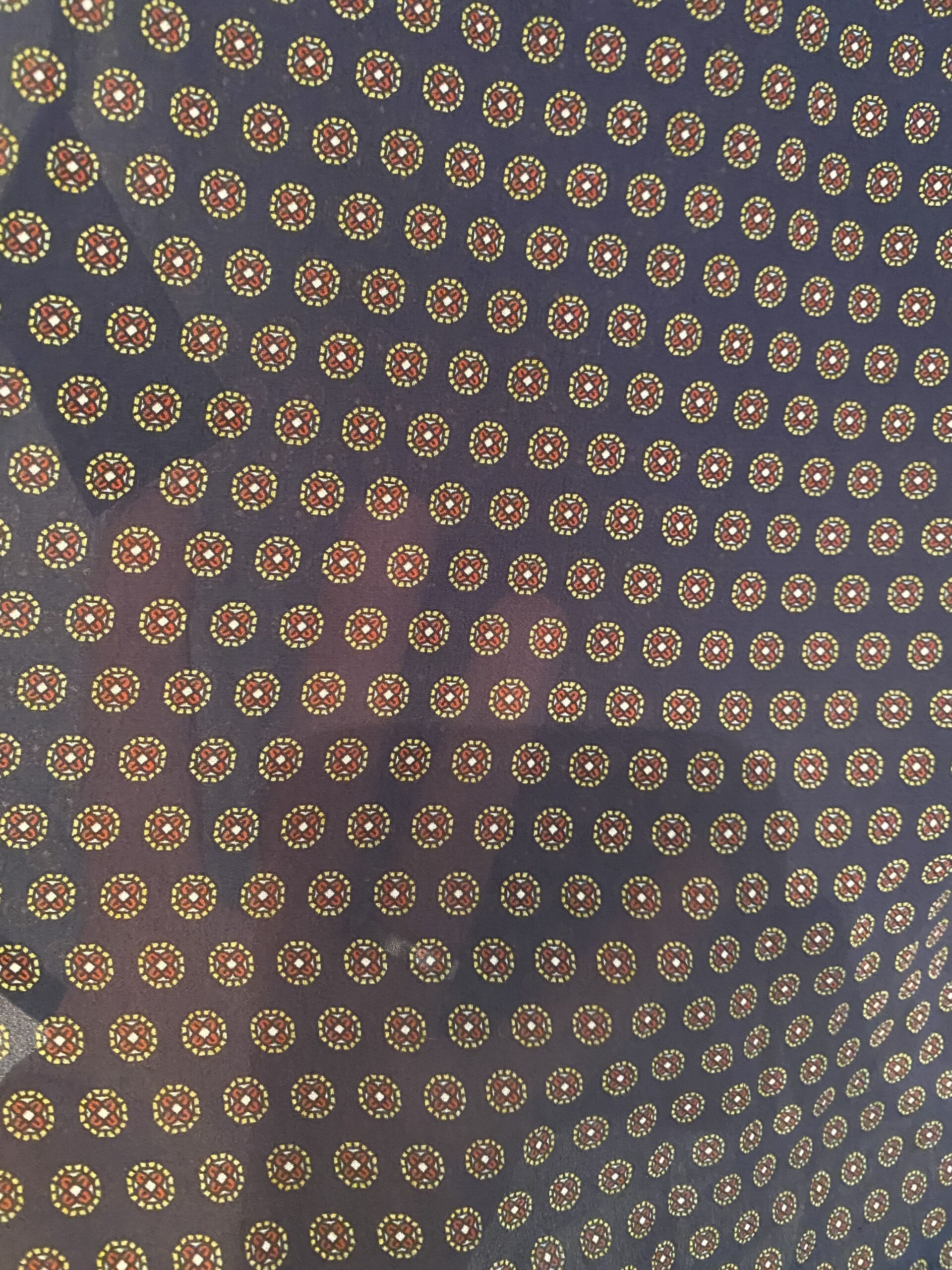 Haut sans manche fin bleu marine H&M taille 36 petits motifs ronds bordeaux et jaune – Image 4