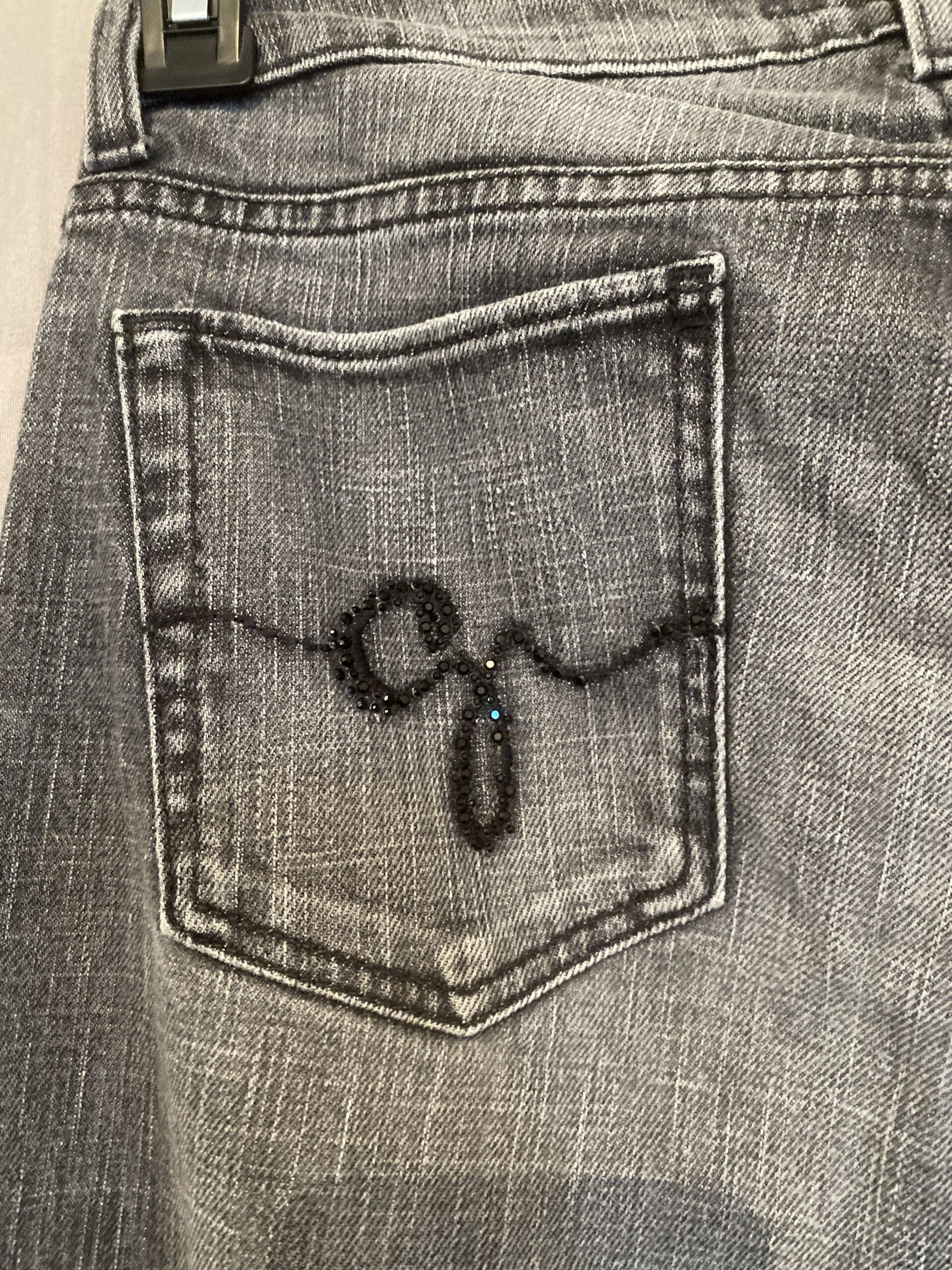 Jean femme Guess de couleur gris en stretch strass poches arrières taille US 27 – Image 4