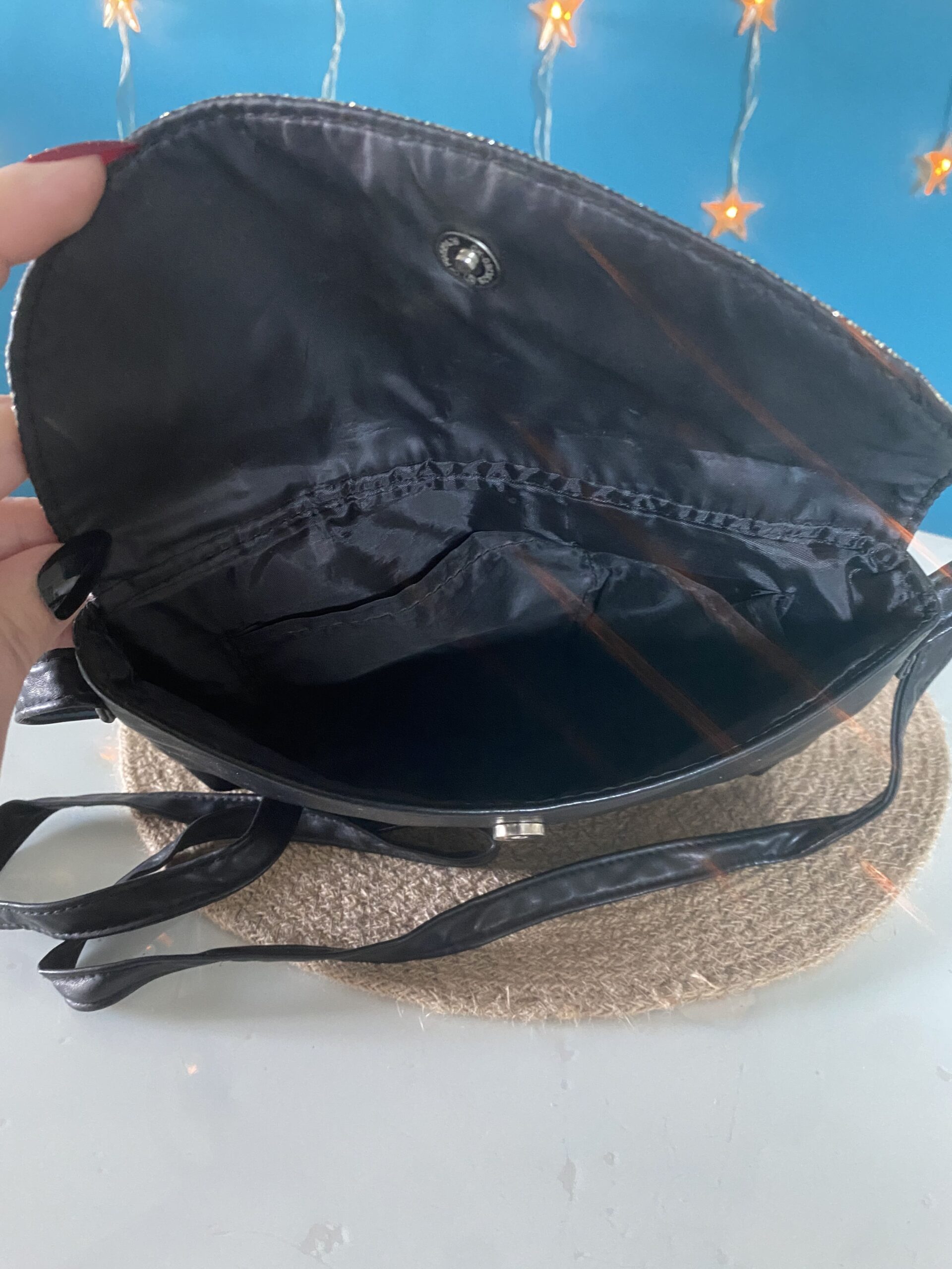 Petit sac/pochette bandoulière noir et doré – Image 3