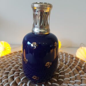 Lampe-Berger-ancienne-en-porcelaine-fabrication-française-décor-romantique-style-XVIIIème-scène-galante-années-50-60 (2)