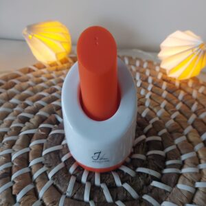 Salière/poivrière J-Line by Jolipa Belgique Pleasure of living modèle contemporain bicolore blanc et orange en céramique et silicone