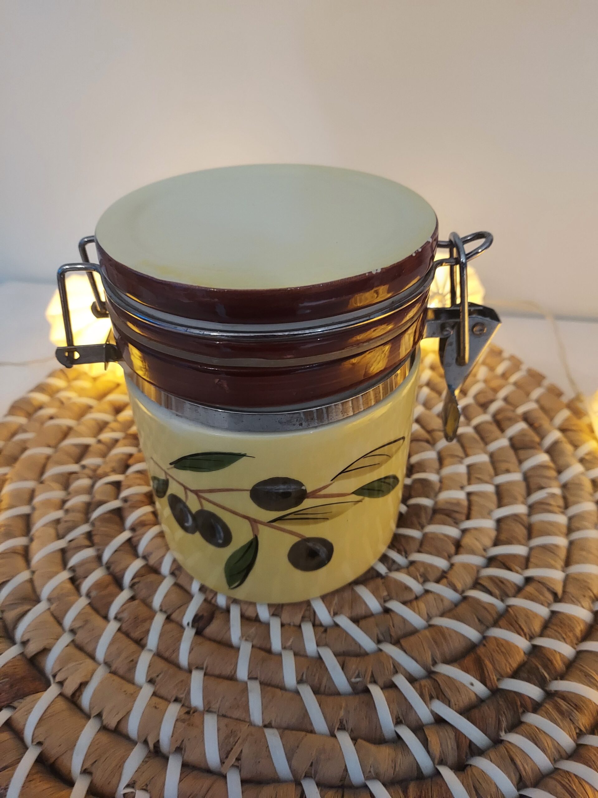 Pot de conservation en céramique décor provençal olives