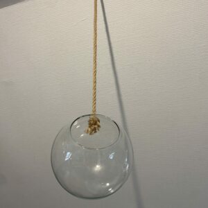 Vase boule en verre à suspendre avec corde