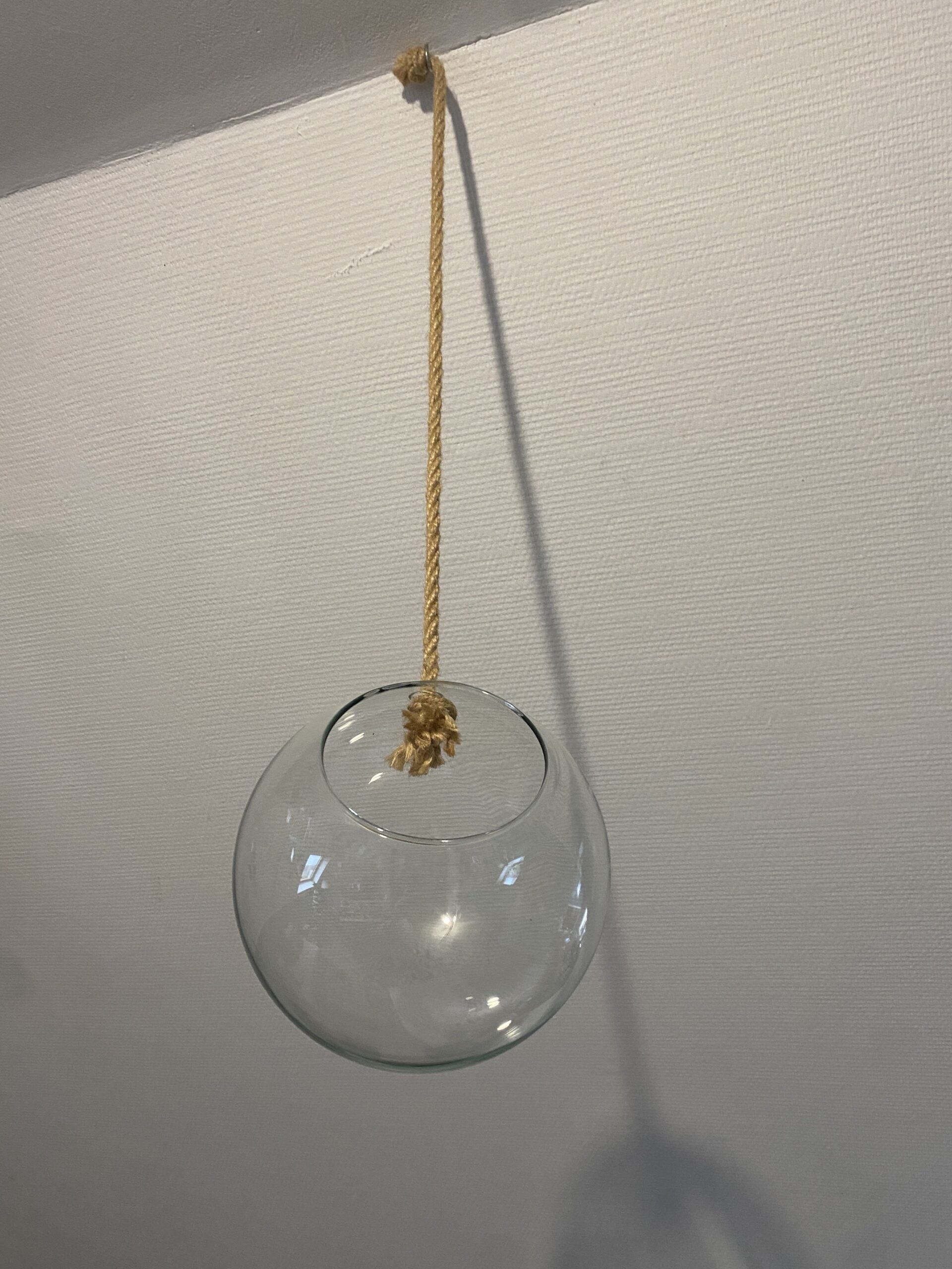 Vase boule en verre à suspendre avec corde
