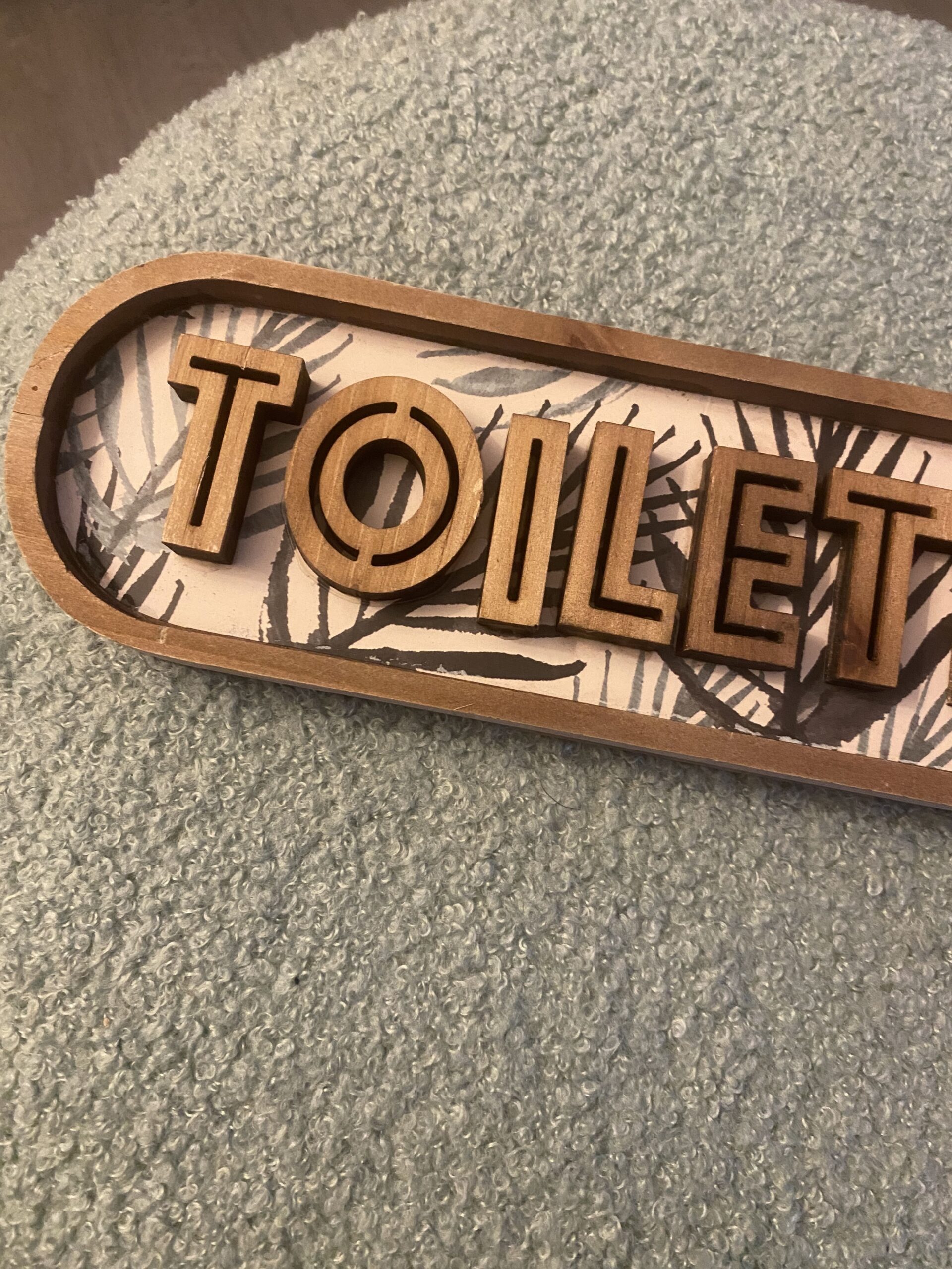 Plaque Toilettes décorative pour porte, Atmosphera "Ali" bois et métal, fibre de bois avec déor végétal, gravure en relief – Image 2