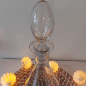 Carafe-en-verre-avec-bouchon-en-verre-motifs-floraux-gravés-à-la-main-vintage (2)